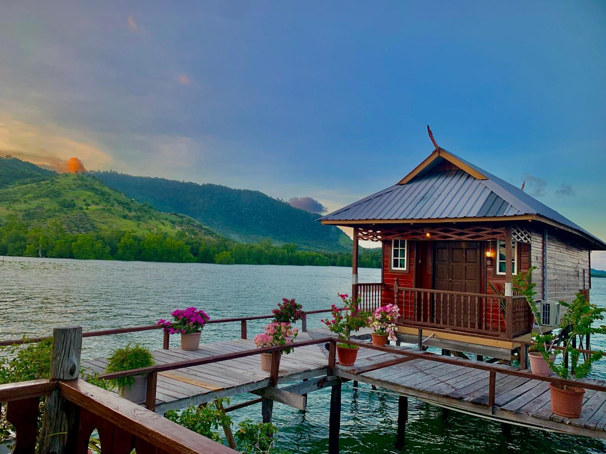 Parapat Water Village Resort Semporna Buitenkant foto