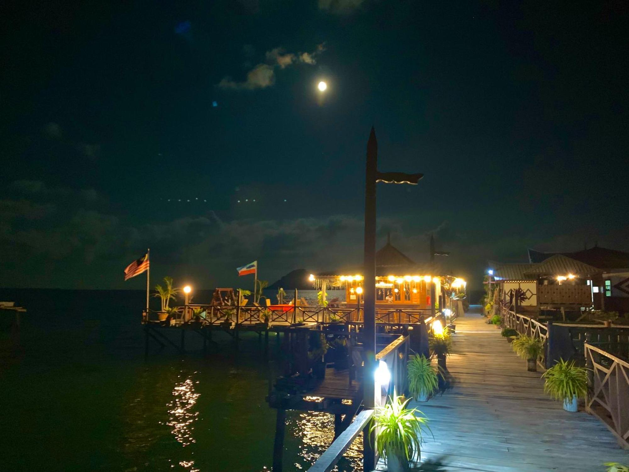 Parapat Water Village Resort Semporna Buitenkant foto