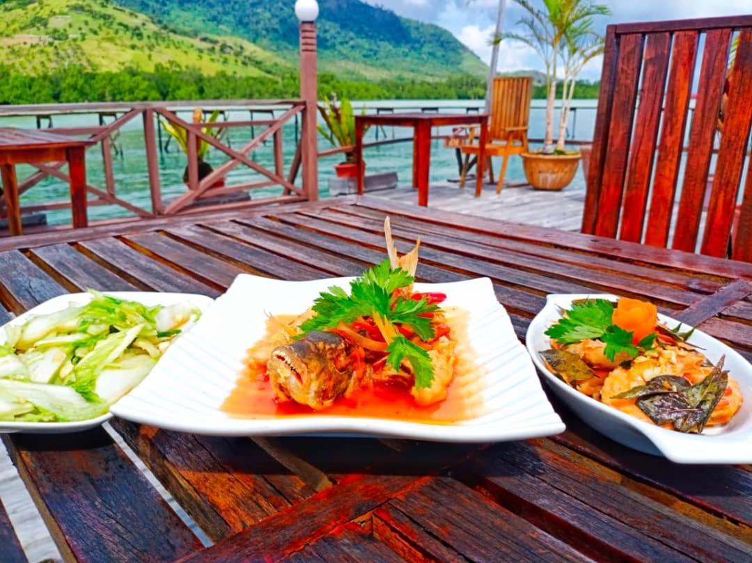 Parapat Water Village Resort Semporna Buitenkant foto