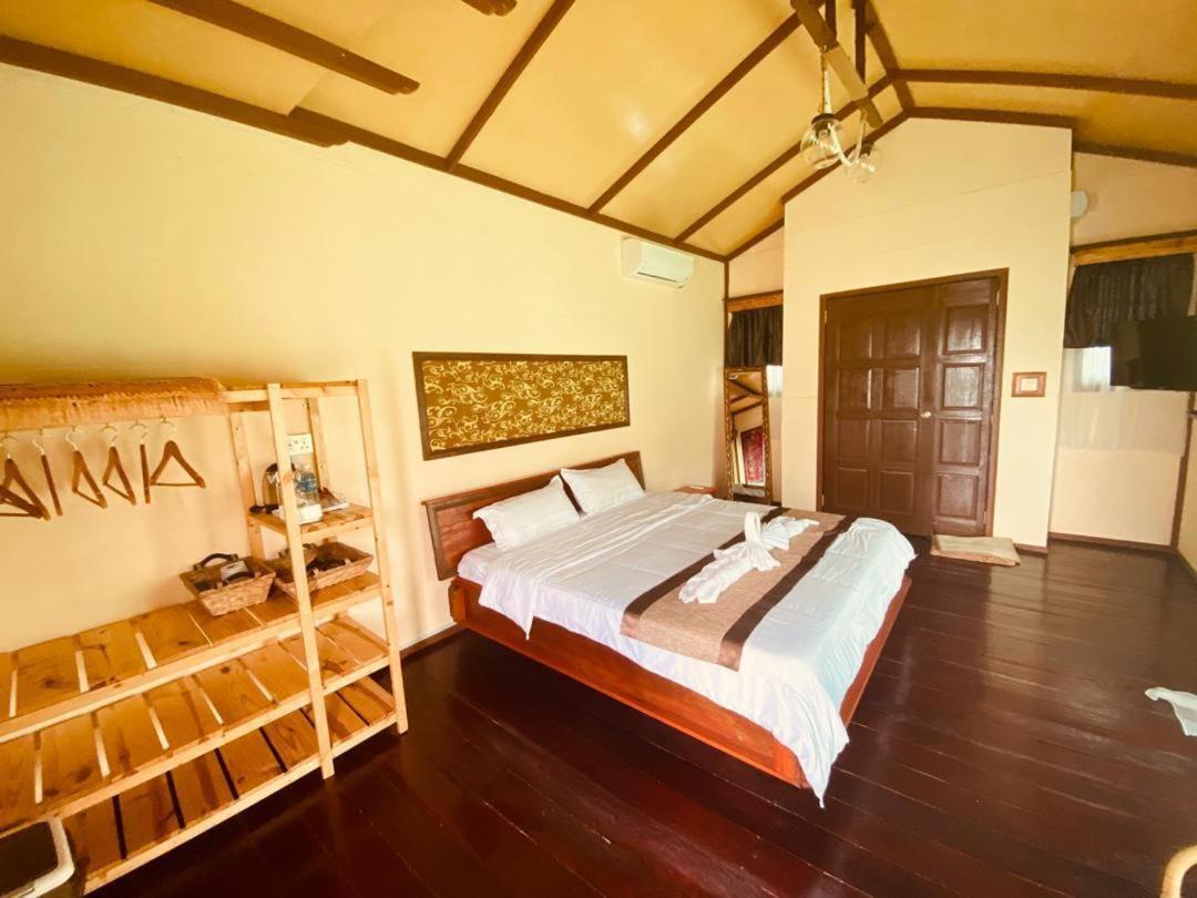 Parapat Water Village Resort Semporna Buitenkant foto