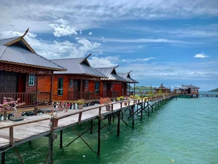 Parapat Water Village Resort Semporna Buitenkant foto